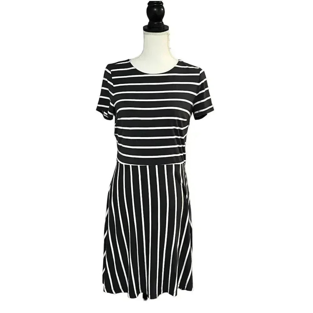 LOFT Navy and White striped dress size 8P EUC